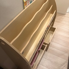 LOWYA 絵本棚  キャスター付き ナチュラル×ピンクの画像