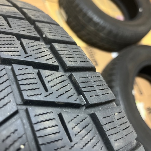 バリ溝ヨコハマスタッドレスタイヤ iG60 15インチセリアル2022年