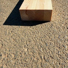 材木1本300円(在庫30)の画像