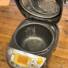 象印 IH炊飯ジャー NP-VC10 ZOJIRUSHI ブラウンの画像