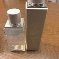 デコルテ　化粧水　乳液の画像