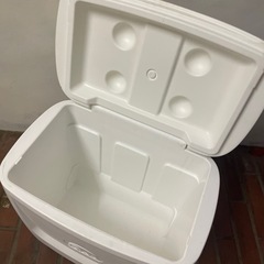 保冷IGLOOキャリー付きクーラーボックスの画像