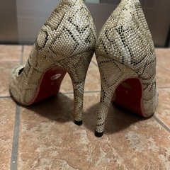 パイソン柄風パンプスの画像