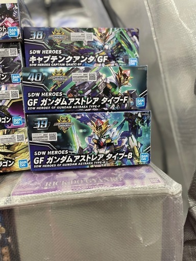 ガンプラSDガンダム未組立18体まとめ売りセット