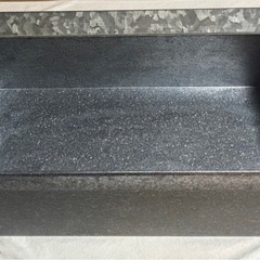 アンティークなブリキの衣装ケース（取手シルバー）の画像