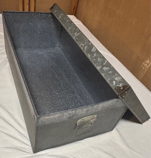 アンティークなブリキの衣装ケース（取手シルバー） (すず) 北野田の