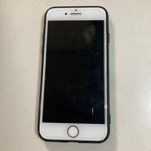 スマートフォン iPhone8(64G)