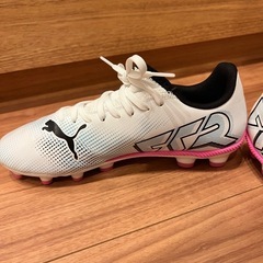 PUMA サッカースパイク　22.0センチの画像