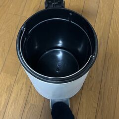 ゴミ箱(ペダル開閉可能)の画像