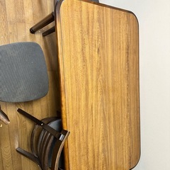 ダイニングテーブルセット　椅子付き　0円の画像