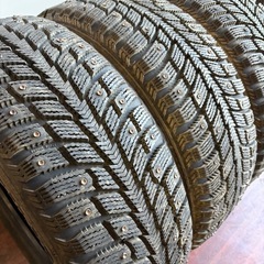 スパイク❗️205/55/16冬ノキアンの画像