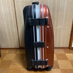 スーツケース　キャリーケースの画像