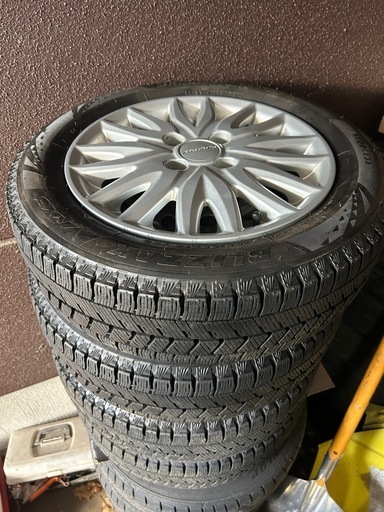 N-BOX ホンダ軽自動車　155/65R14 VRX3イボ残り有