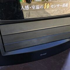 quad ファンヒーター 黒 ストーブ 人感センサー 自動スイング 2021年製の画像