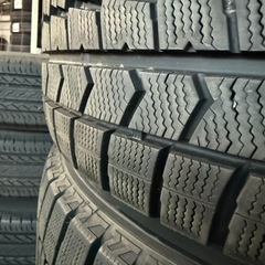 235/50r18 スタッドレス　バリ溝の画像