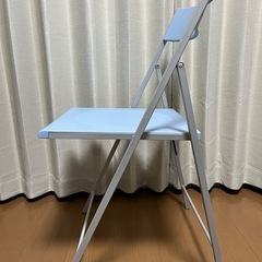 折りたたみチェアの画像