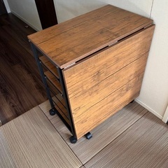ウォールナット色　折りたたみ式　デスクの画像