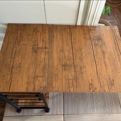 ウォールナット色　折りたたみ式　デスクの画像