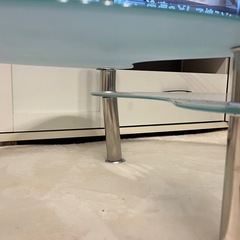 ガラステーブルの画像