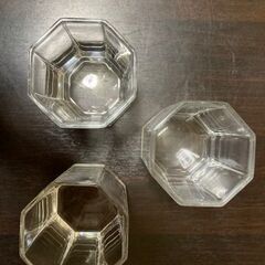 グラス（ガラス製、３つ）の画像