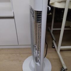 定価14000円　超極上美品　新品同様クオリティ　高性能　電気ストーブ　カーボンヒーター　ストーブの画像