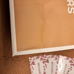 【値段交渉可能】マイケルコース　シール&紙袋&鞄袋（少しダメージあり）の画像