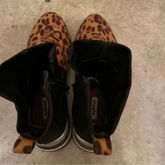 attagirlサイドゴアブーツの画像