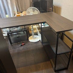 L字型デスクの画像