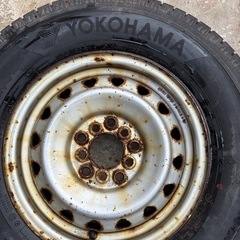 スタッドレスタイヤ、ホイールセット4本の画像