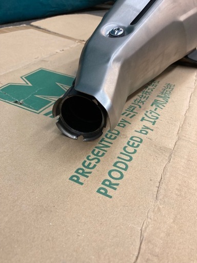 これはCBR400R（NC56）の純正サイレンサー