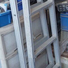 [お話中] 脚立の画像