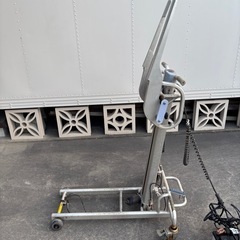 車椅子用電動リフターの画像