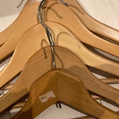 木製ハンガー5個セットの画像