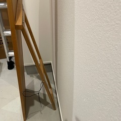 サーフィンの板の形をした鏡の画像