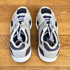 新品　安全靴　　ミドリ安全の画像