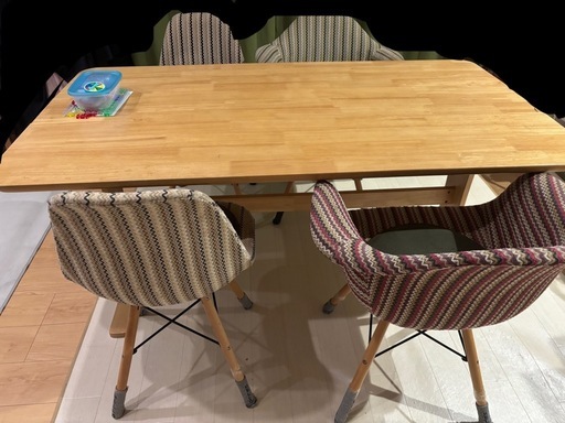 ダイニングテーブル