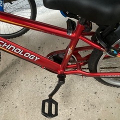 赤色3500円決まりました（赤色後輪タイヤ内ゴムチューブ無し）青色4000円 マウンテンバイク　自転車　子供　中古の画像