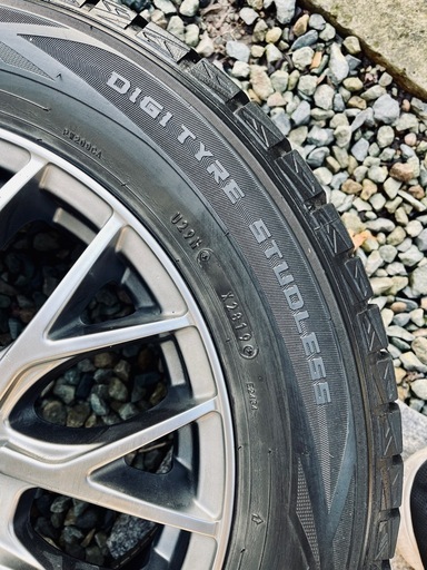ダンロップ　スタッドレスタイヤ　195/65R15 91Q