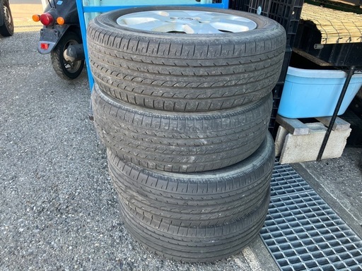 セレナ　タイヤ　195/60R15 お値引き
