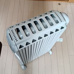 オイルヒーター D081569EFS 【DeLonghi】の画像