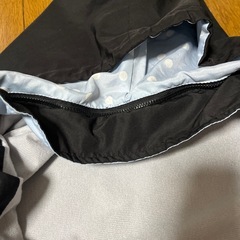 アウター130センチと雪用グローブの画像