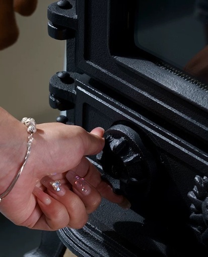 新品 鋳鉄薪ストーブ アンティーク 調理可 耐熱ガラス 高蓄熱 暖炉