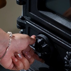 新品 鋳鉄薪ストーブ アンティーク 調理可 耐熱ガラス 高蓄熱 暖炉 キャンプ 小屋の画像