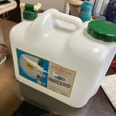 割と美品　20リットル水タンクの画像