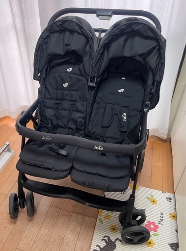 JOIEの双子用ベビーカー