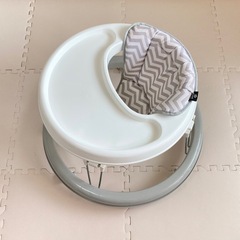 歩行器 おもちゃ ベビー服 10点セットの画像