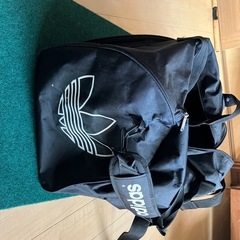アディダス　ボストンバックの画像