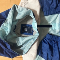 GAPウィンドブレーカーみたいな の画像