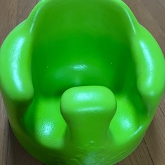 Bumbo バンボ ベビーソファ グリーン　テーブル付きの画像