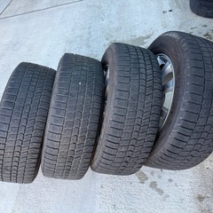 スタッドレスタイヤセットの画像